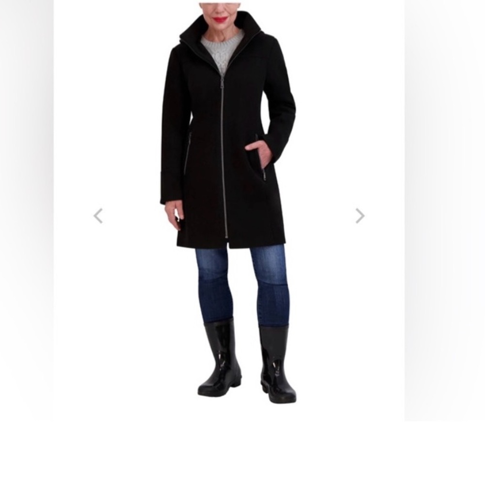 Stylish Black Zip-Up Coat